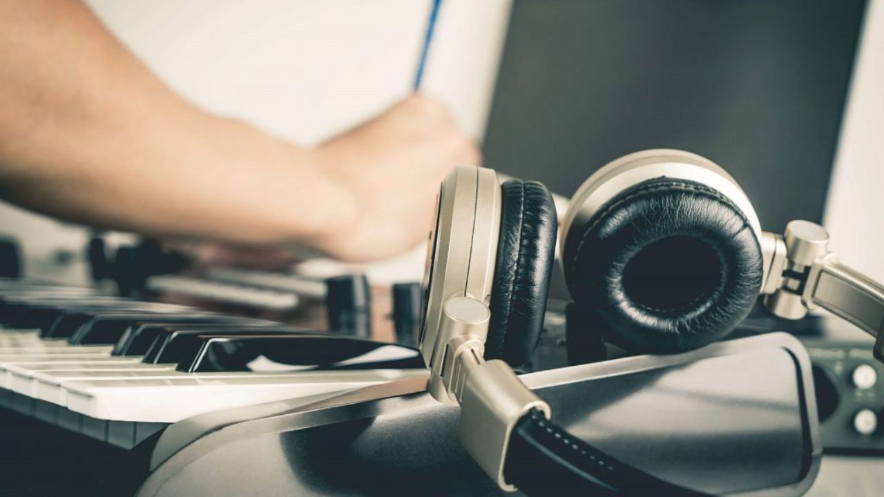 Why Is ToolSmart the Best Choice for On-the-Go Audio?